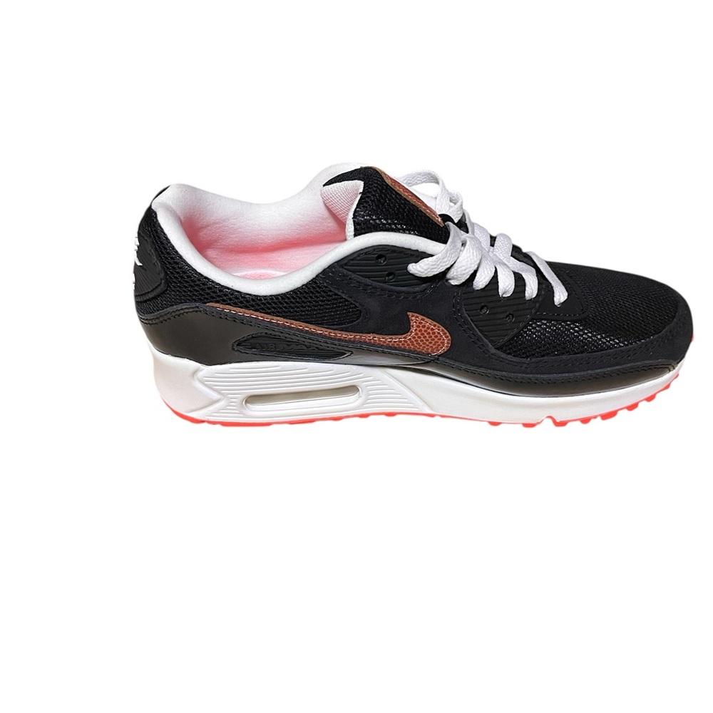 NEW Nike Black and Orange Athletic Shoes NWT - Picture 2 of 5